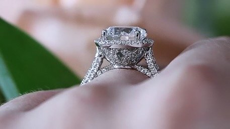 Aurelia 3 carat Engagement Ring - Image 2